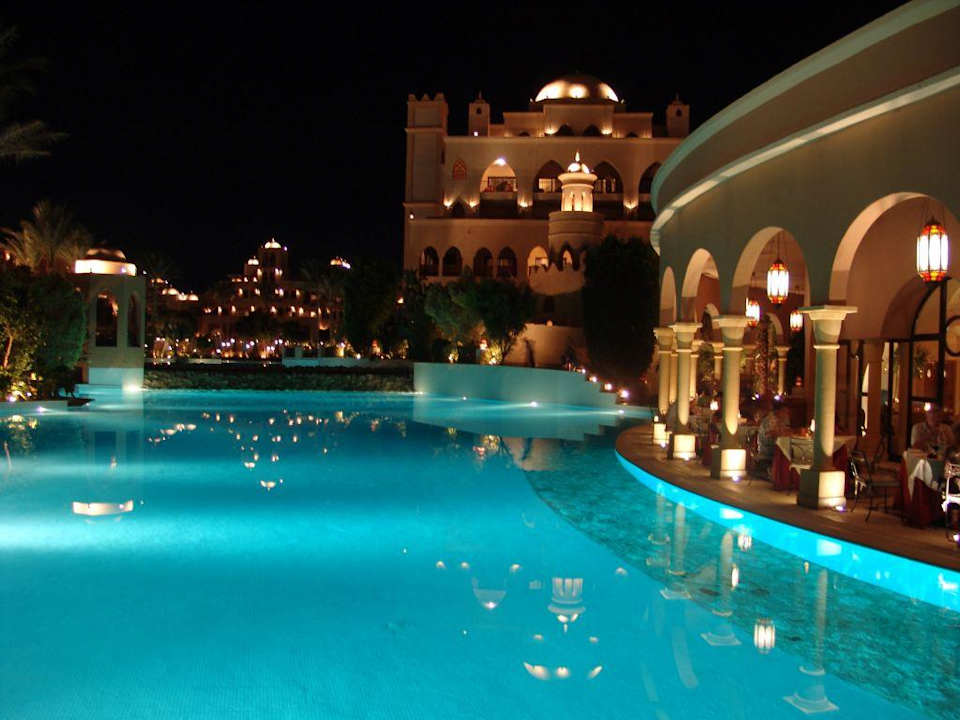 The Dome bei Nacht/Poolanlage Makadi Palace