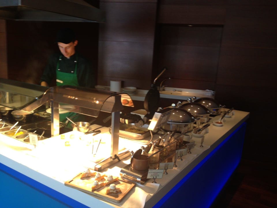 Frühstücksrestaurant Omelett-Station  Lindos Blu, Luxury Hotel & Suites - Adults only