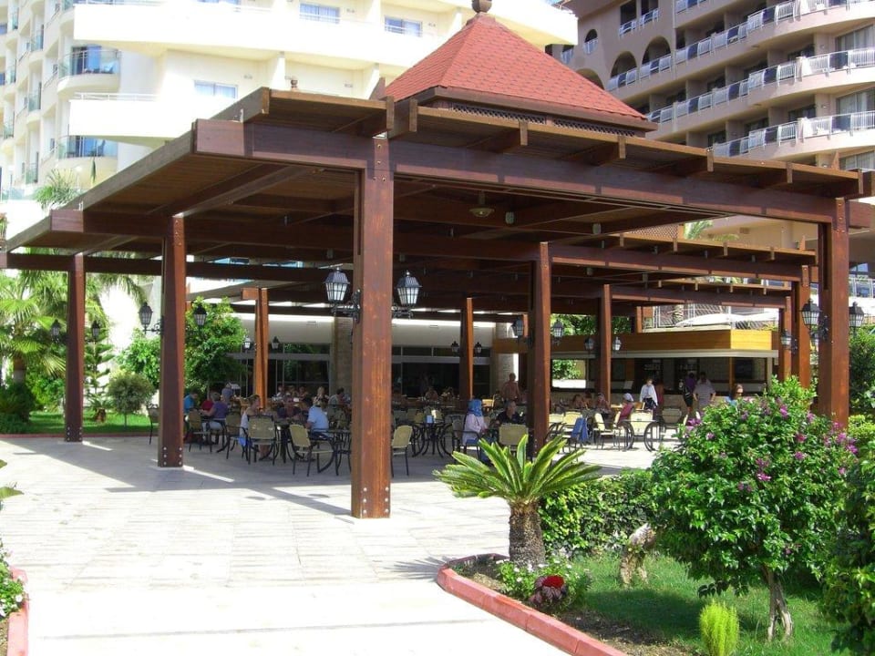 Poolbar und Poolrestaurant Saphir Resort & Spa