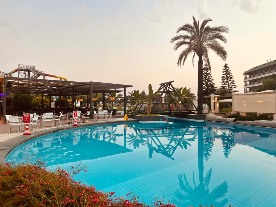 Pool TUI BLUE Xanthe