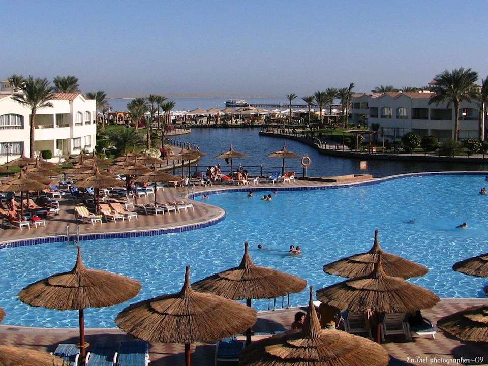 Pool- und Strandblick Pickalbatros Dana Beach Resort - Hurghada