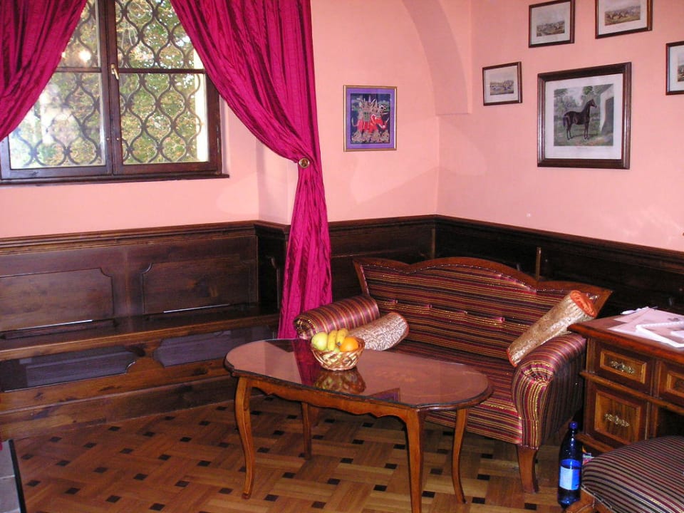 Suite Hotel Schloss Jemniste