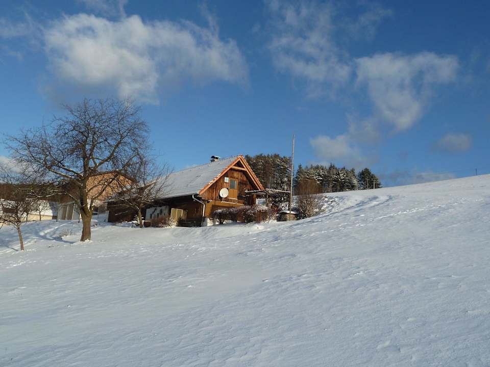 Ferienhaus (Freilandhaus) im Winter Pension Wachahof