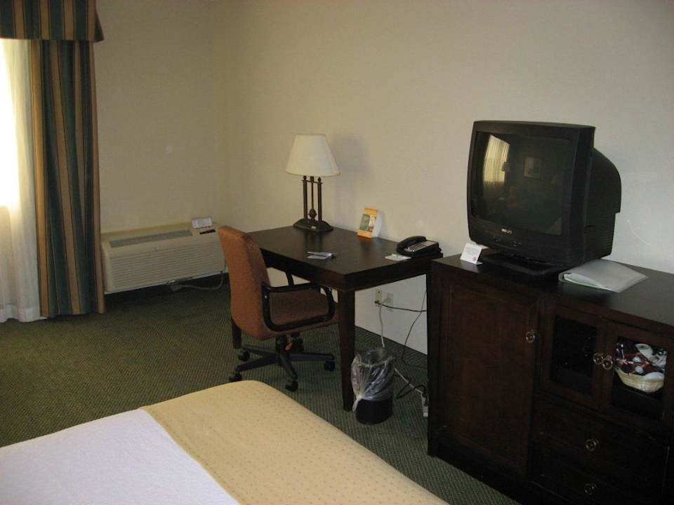 TV & Schreibtisch Hotel Holiday Inn Select Winston-Salem University Parkway