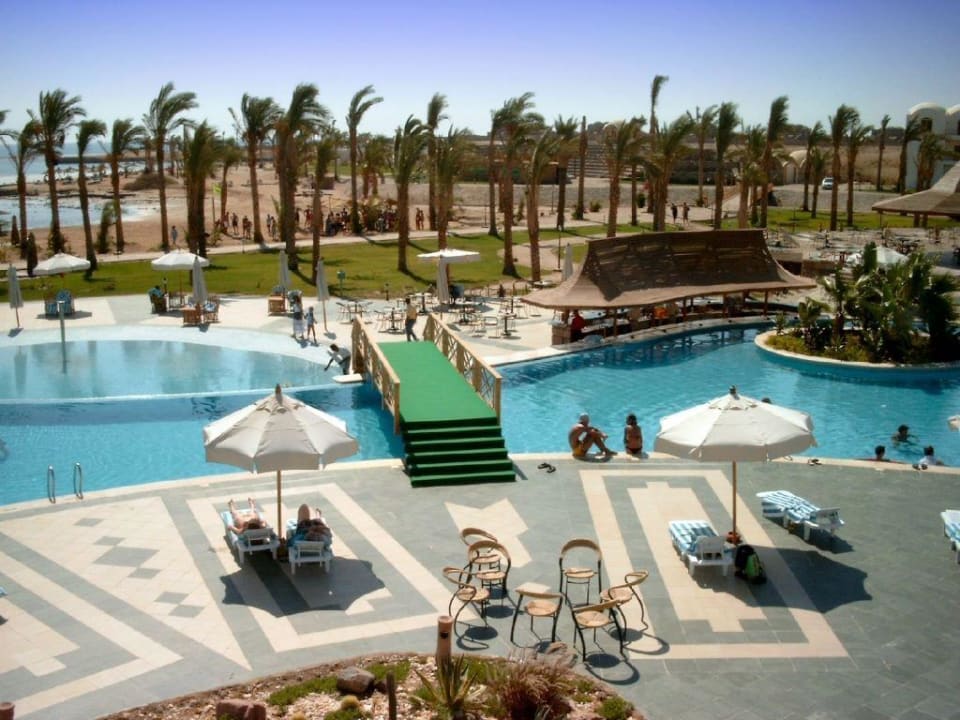 Pool Brayka Bay Resort