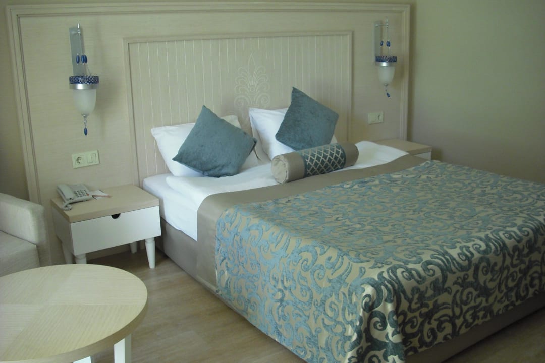 Schönes Doppelbett Seamelia Beach Resort