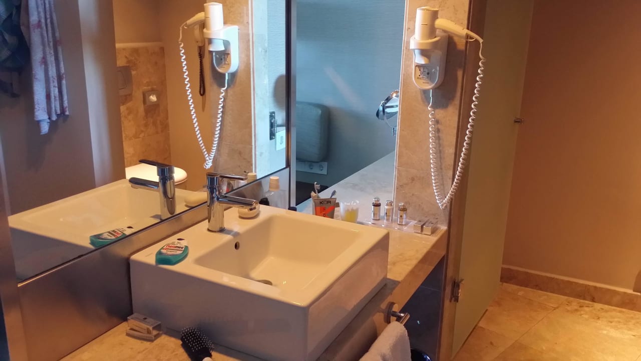 Waschplatz Commodore Elite Suites & Spa - Adults only