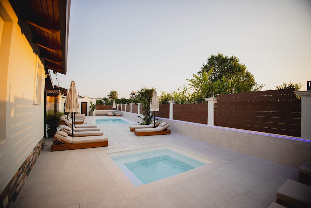 Pool Lej & Laj Residence