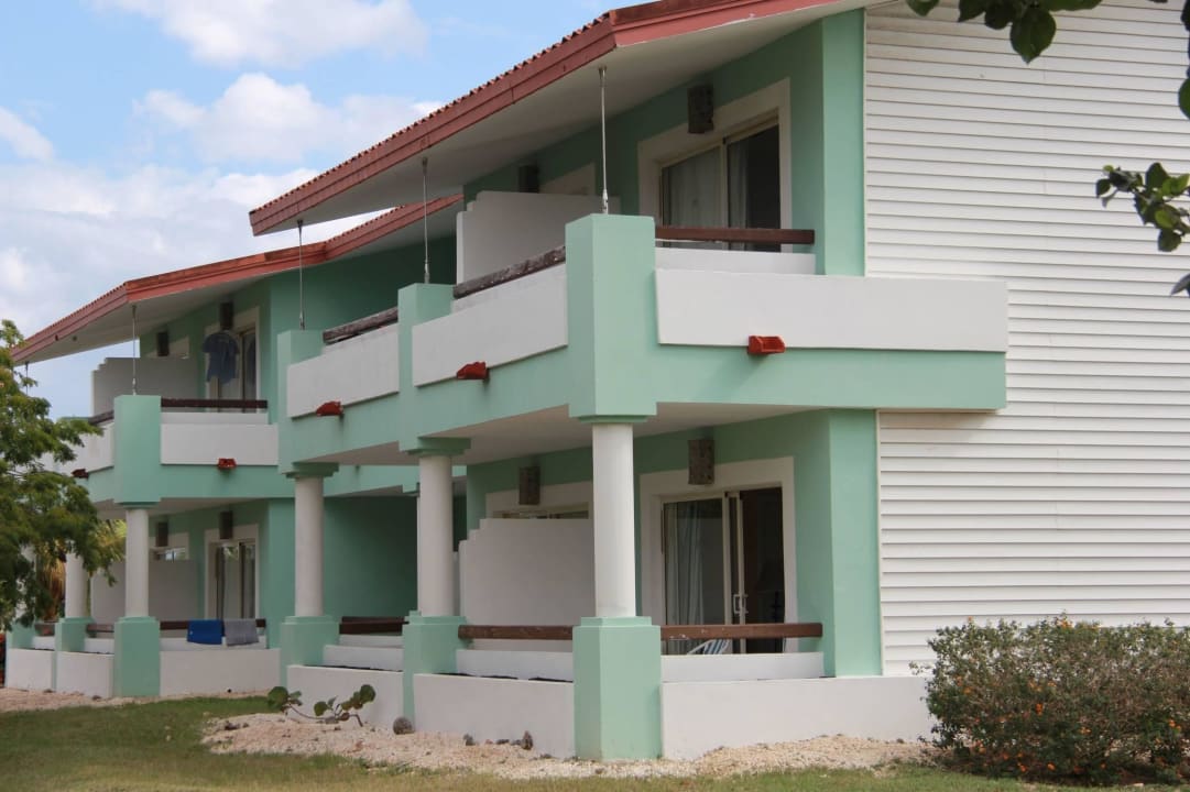 Bungalow außen Hotel Playa Pesquero