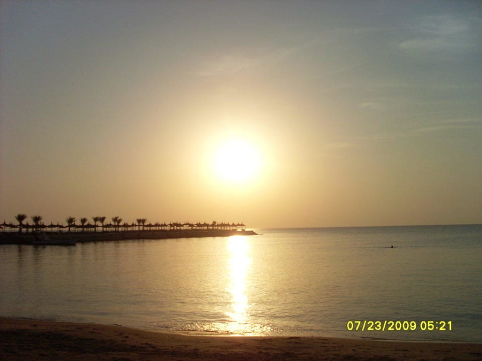 Sonnaufgang Beach Albatros Resort