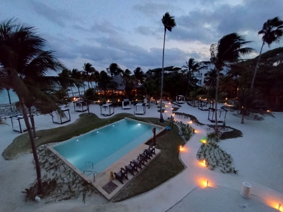 Pool Akumal Bay Beach & Wellness Resort