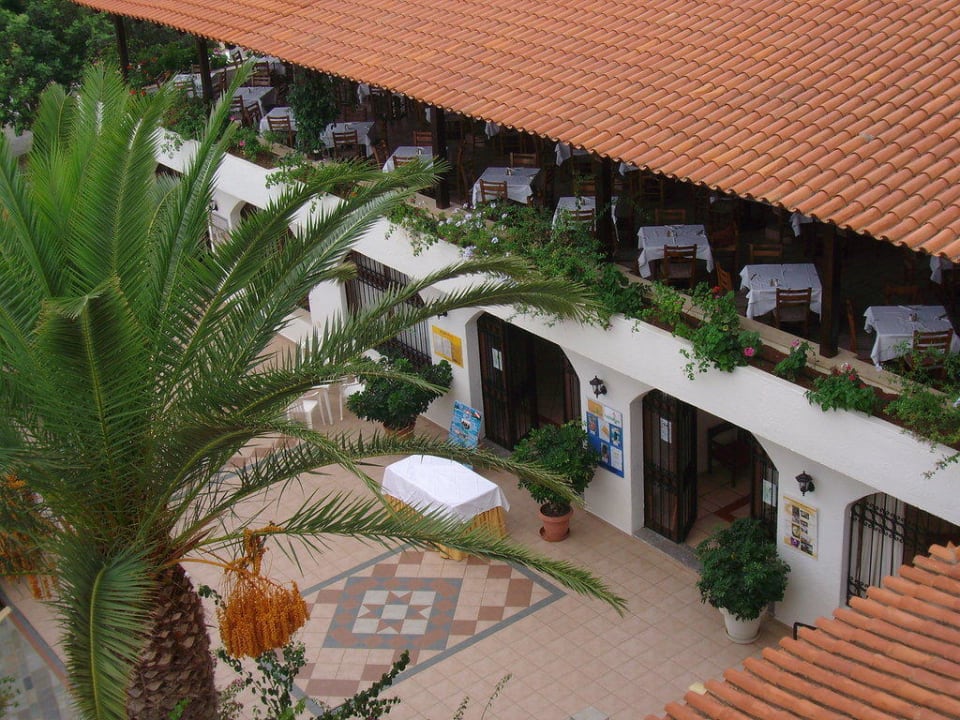 Blick auf Speisesaal(Terrasse) TUI SUNEO Chrissi Amoudia