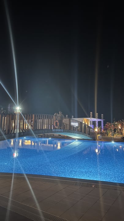 Pool Rubi Platinum Sign