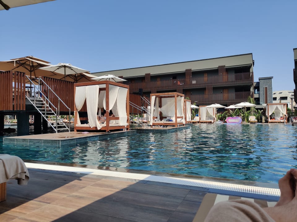 Pool Jacaranda Luxury Resort