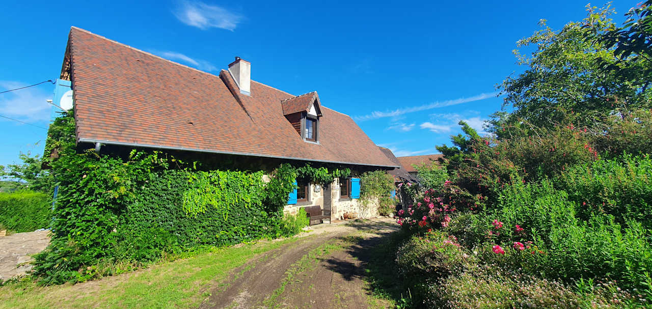Außenansicht Amazing Home In St Priest La Fougeres
