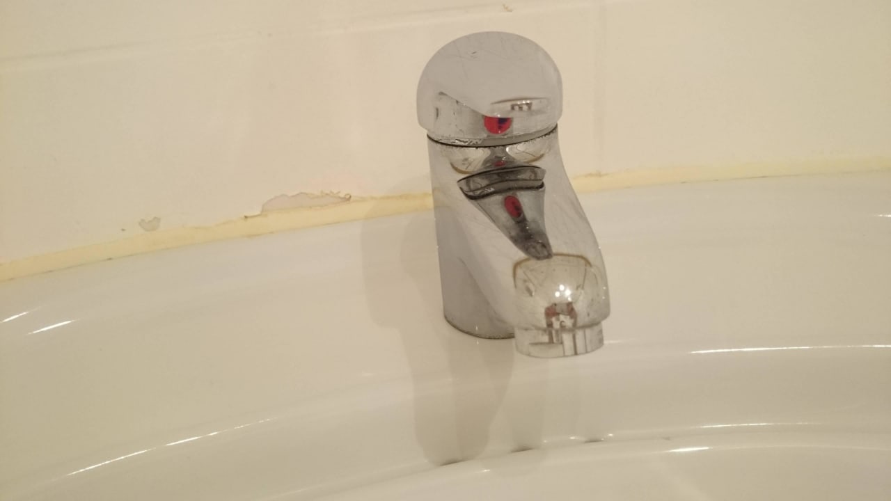 Verkratzter Wasserhahn HYPERION Hotel Garmisch-Partenkirchen