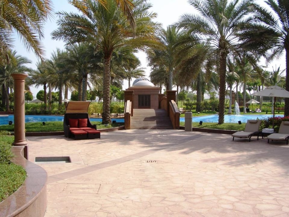 Ausreichend Privatsphäre am Pool Emirates Palace Mandarin Oriental