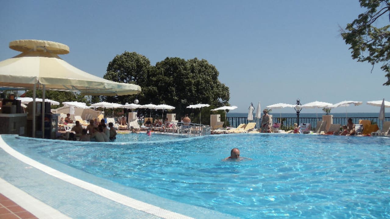 Pool GRIFID Vistamar