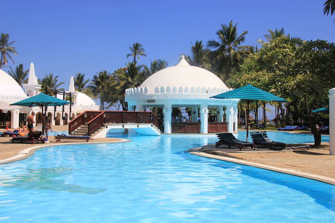 Pool Hotel Southern Palms Beach Resort