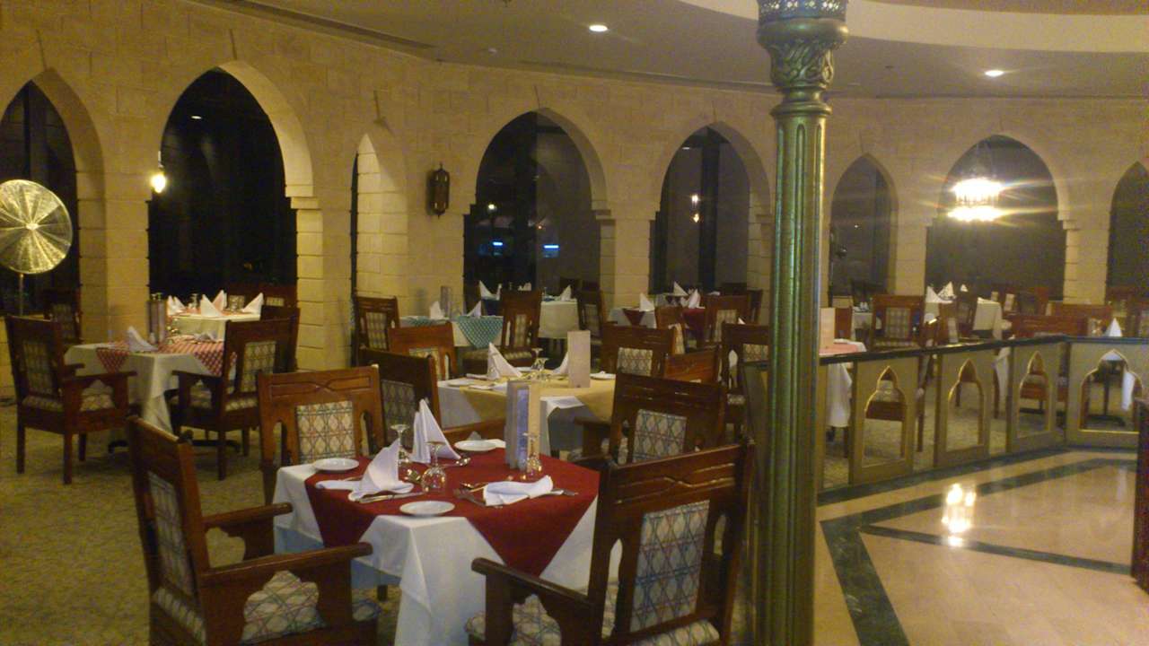 Restaurant Oben SUNRISE Holidays Resort (Adults Only)