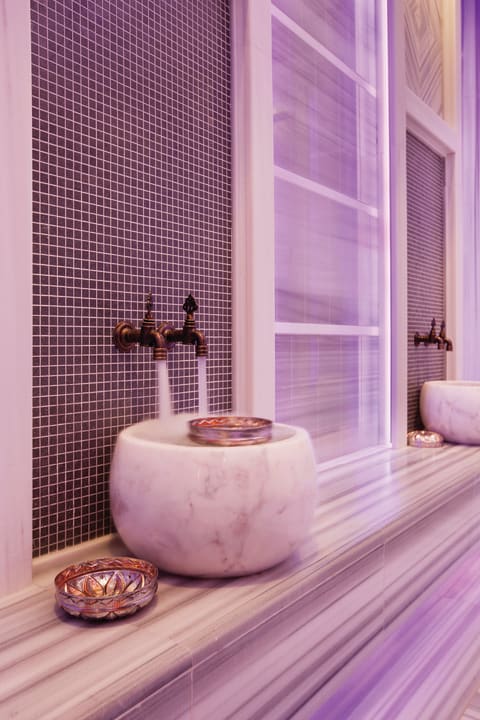 Shang-Du Spa Xanadu Snow White Hotel