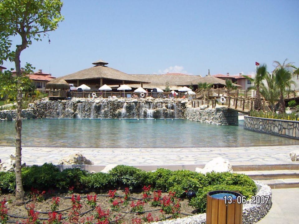 Wavepool Club Grand Side