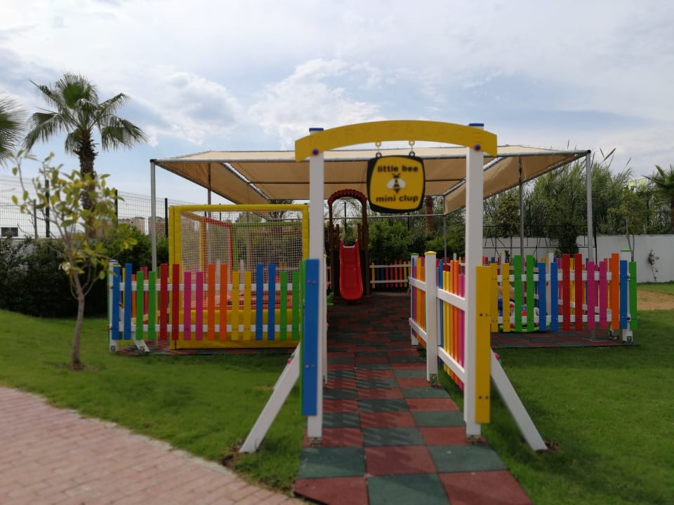 Gartenanlage Mary Hotel Side