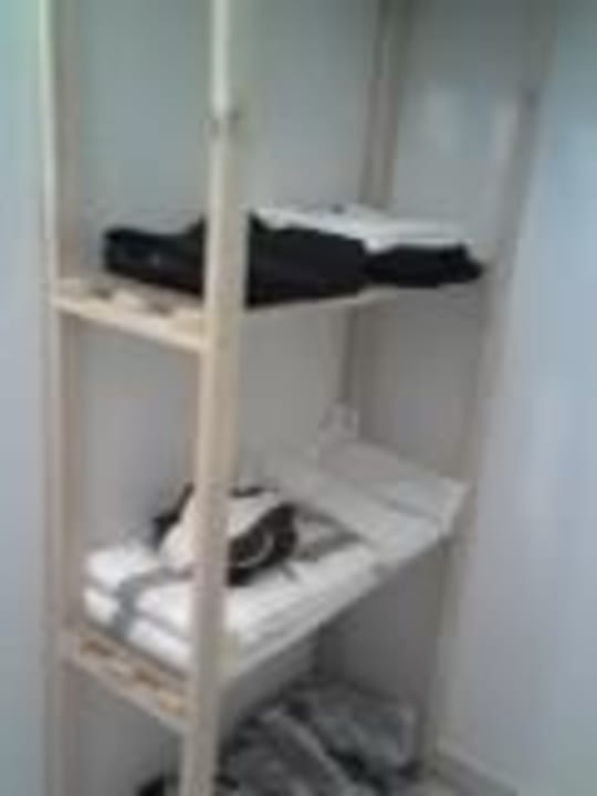 unser Kleiderschrank Frau Holle-Land-Hotel