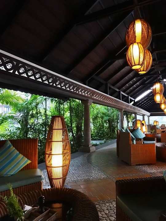 Bar am Abend Vasundhara Sarovar Premiere