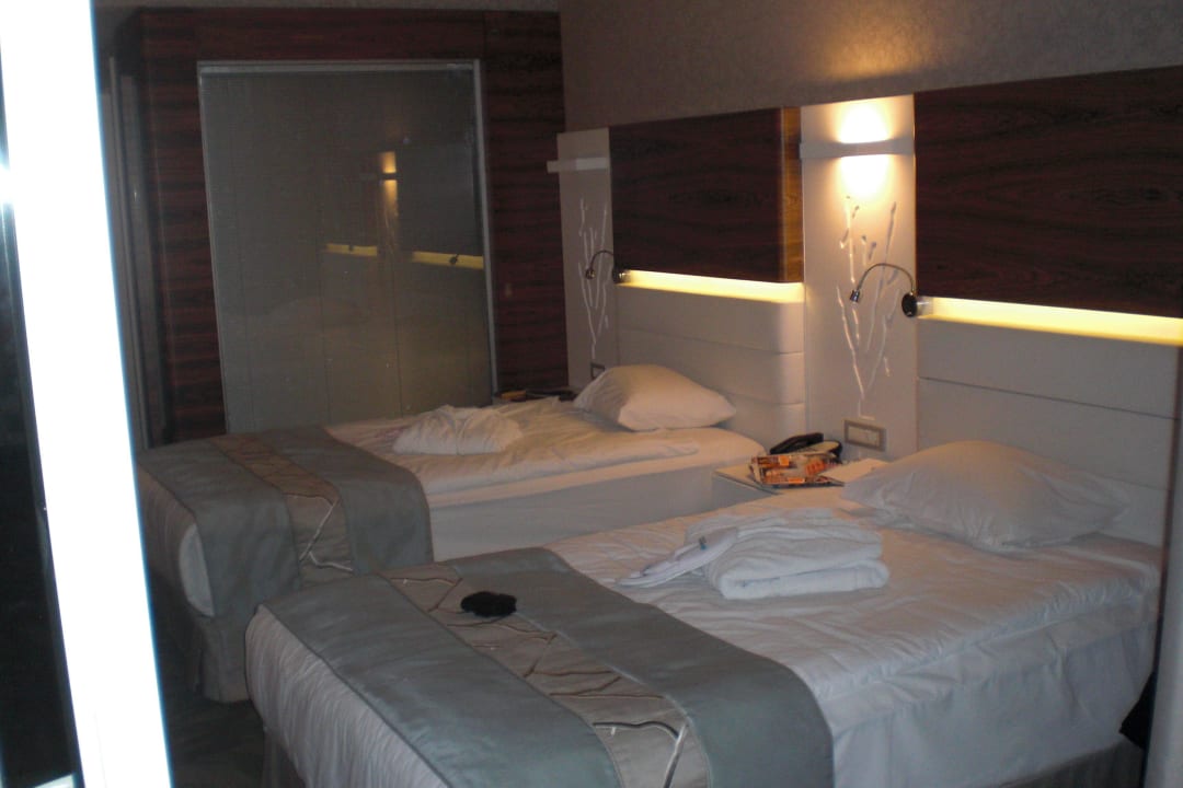 Zimmer 530 Gold Island Selected