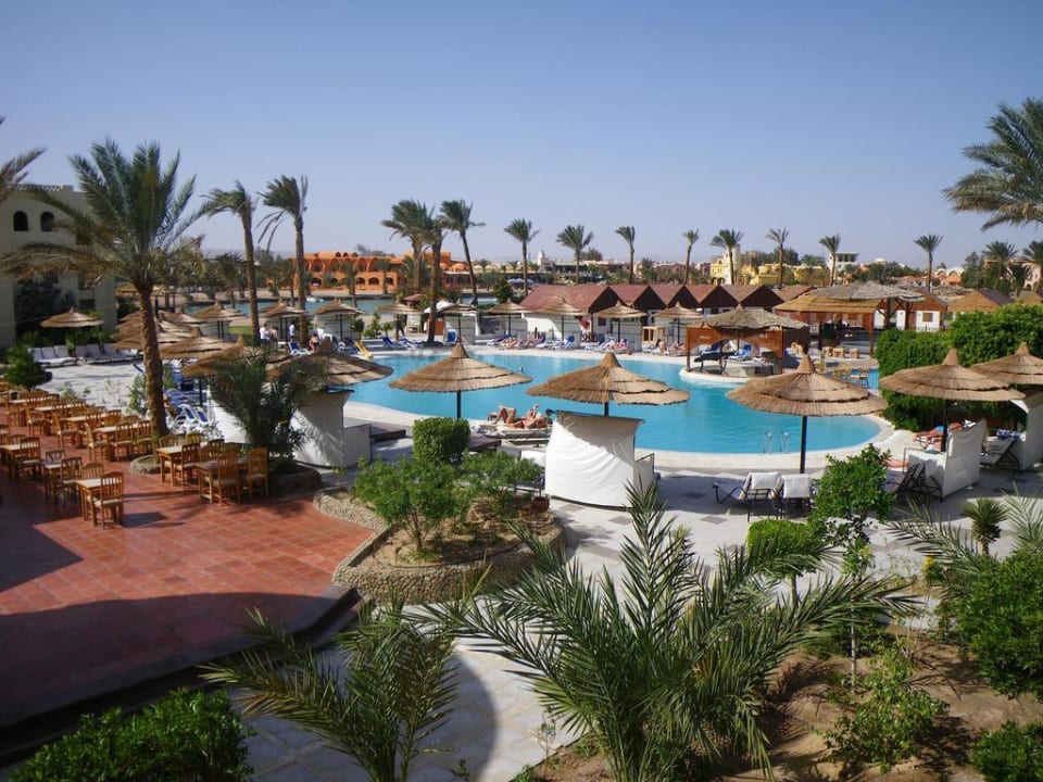 Вид из окна 316 номера Panorama Bungalows Resort El Gouna