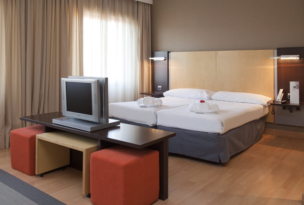 Habitación Twin Ilunion Suites Madrid