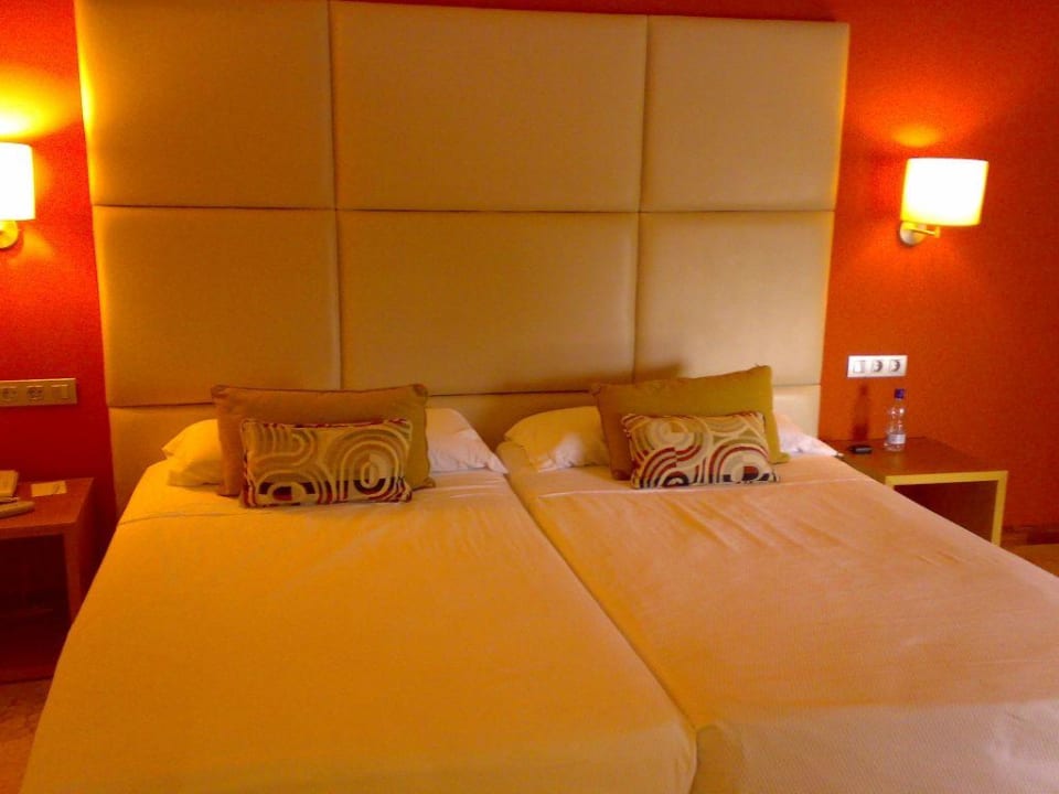 Schlafzimmer Hotel Port Ciutadella