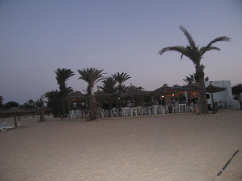 Strand-Bistro am Abend Hotel Sangho Club Zarzis