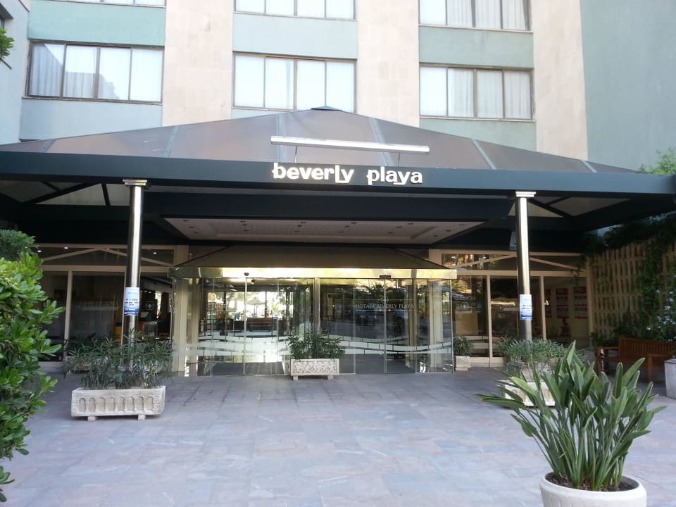 Eingang Hotel Vibra Beverly Playa