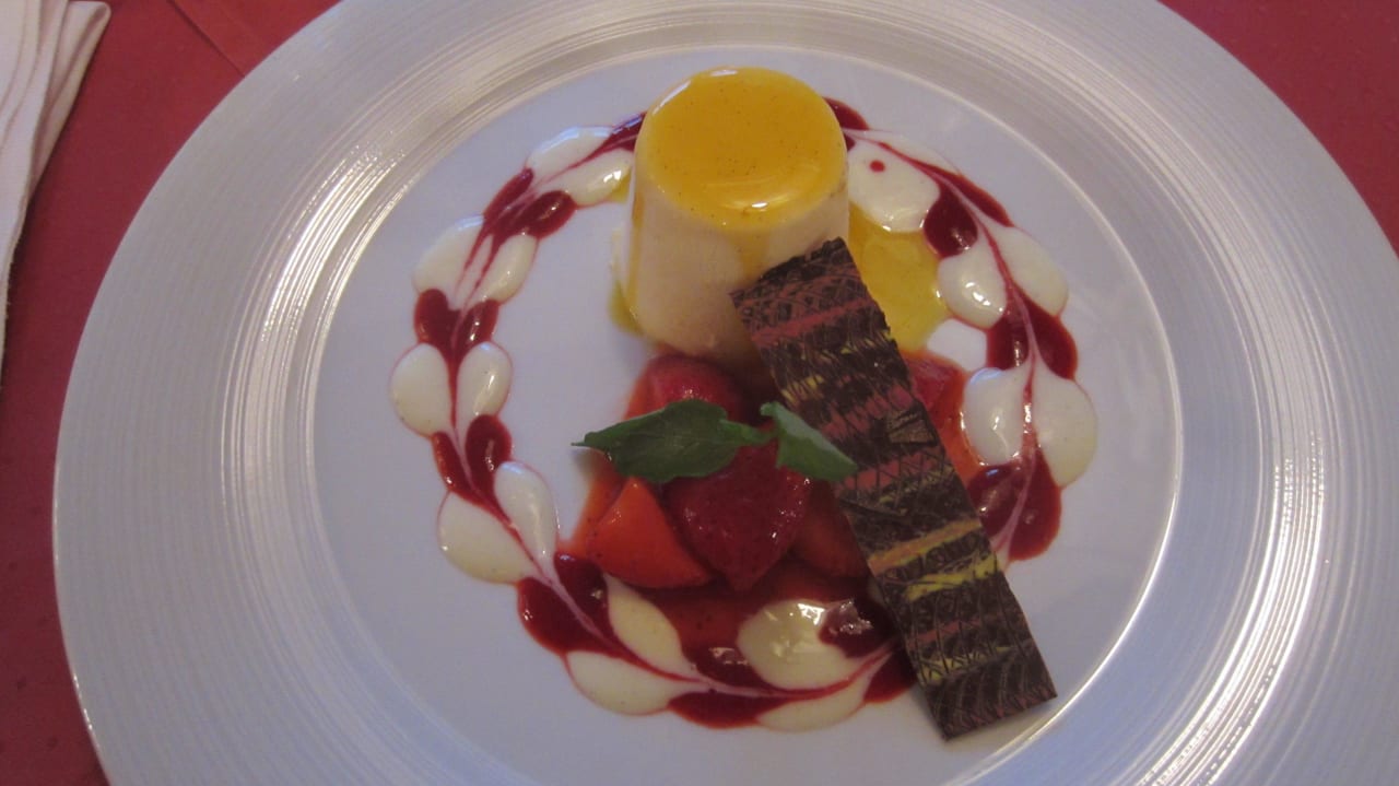 Das Dessert unseres 5 gängigen Menüs Hotel Vierjahreszeiten