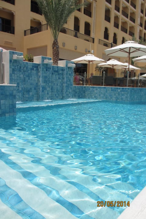 Ab in den Pool  DoubleTree by Hilton Resort & Spa Marjan Island