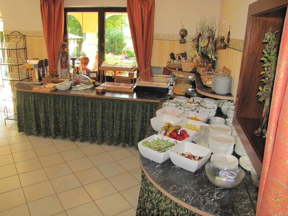 Früher Rezeption, jetzt Buffetraum Landhotel Waldmühle