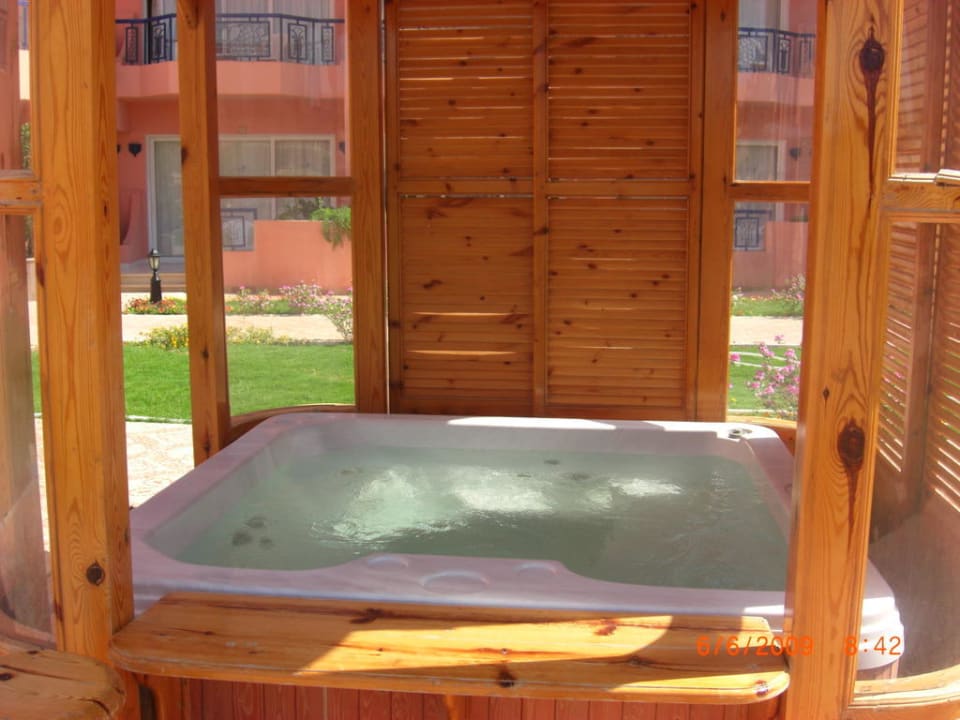 Der Whirlpool am Pool für Genießer Pickalbatros Royal Moderna Resort-Sharm El Sheikh