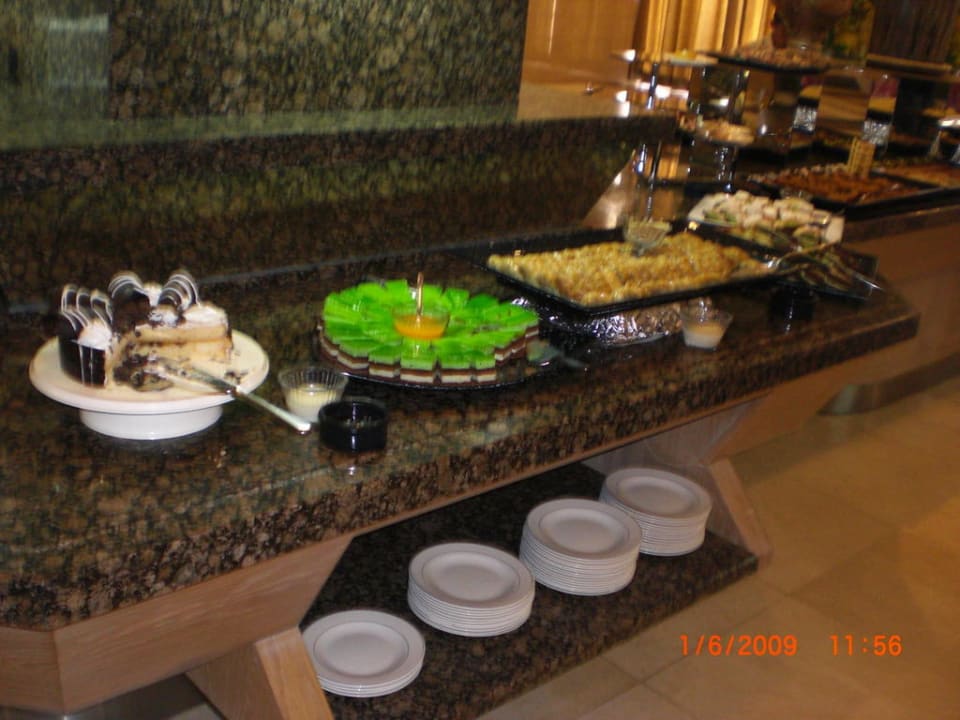 Desserts Fame Residence Lara & Spa