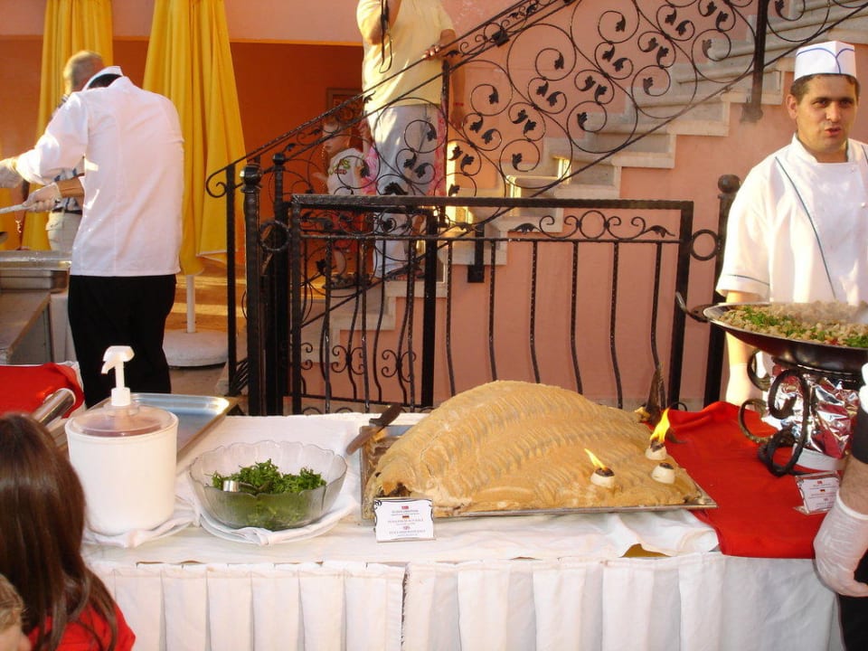 Fisch Royal Atlantis Beach Hotel