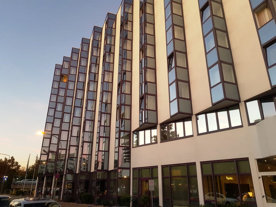 Außenansicht Essential by Dorint Frankfurt-Niederrad