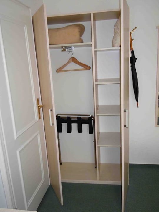 Kleiderschrank Hotel Stadt Norderstedt
