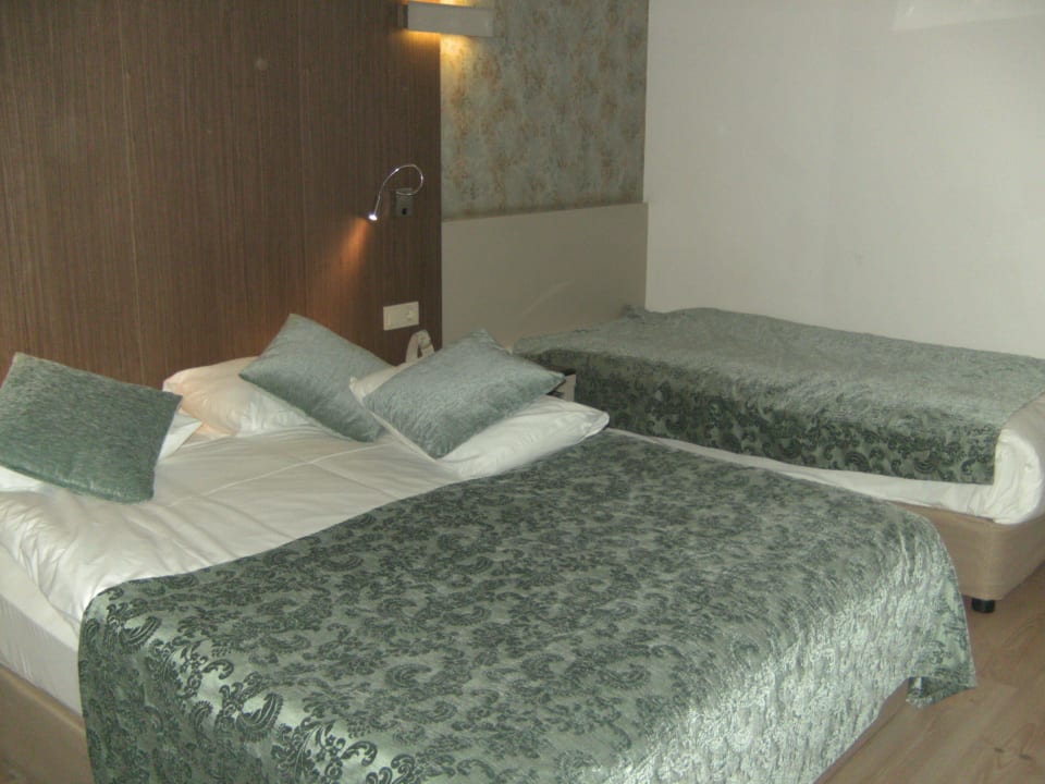 Doppelzimmer 4. Etage Port Side Resort Hotel