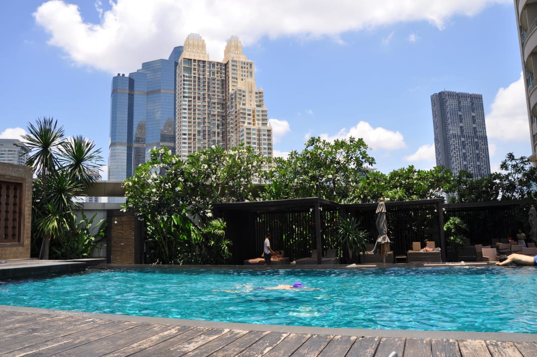 Pool JC Kevin Sathorn Bangkok Hotel