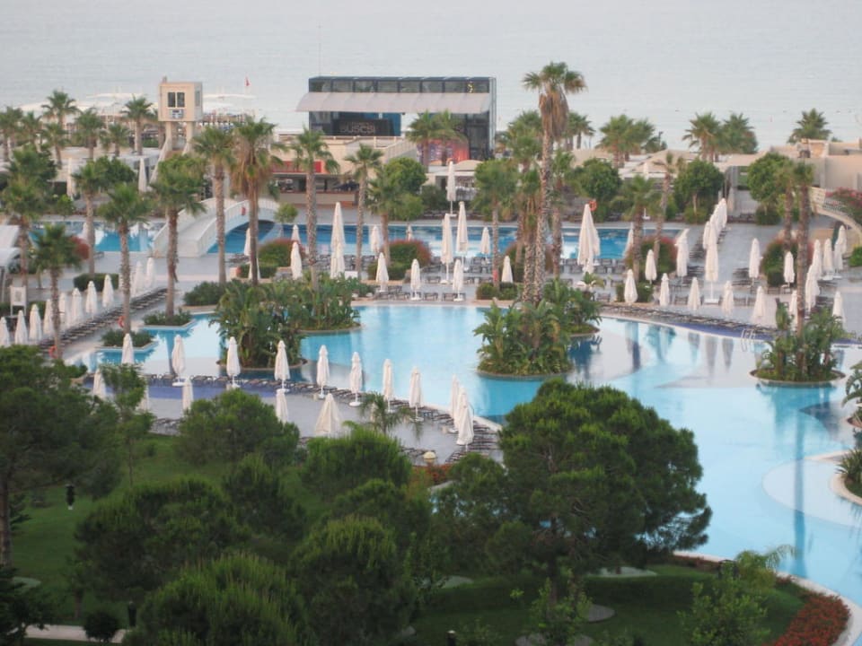 Ausblick vom Zimmer auf den Pool und das Meer Susesi Luxury Resort