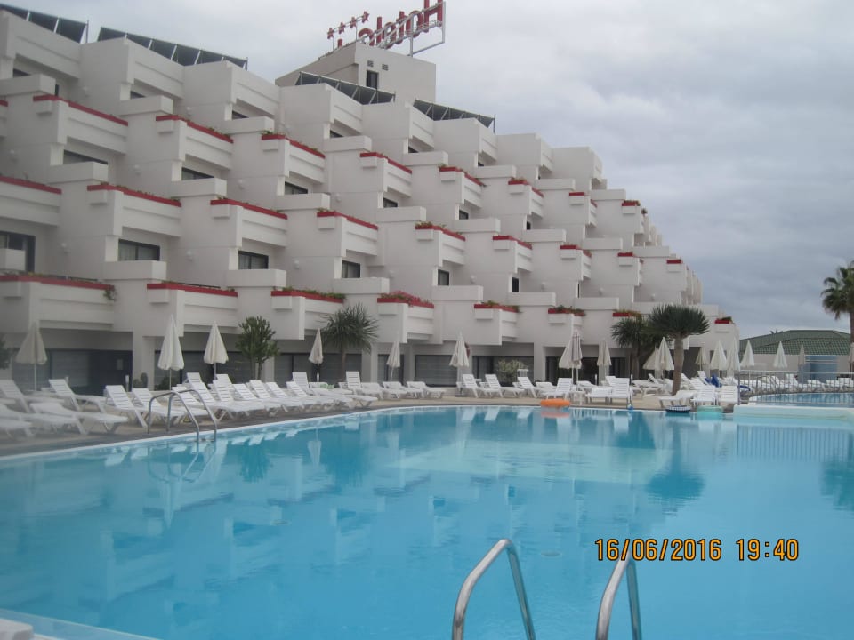 Schöne Poolanlage Alexandre Hotel Gala