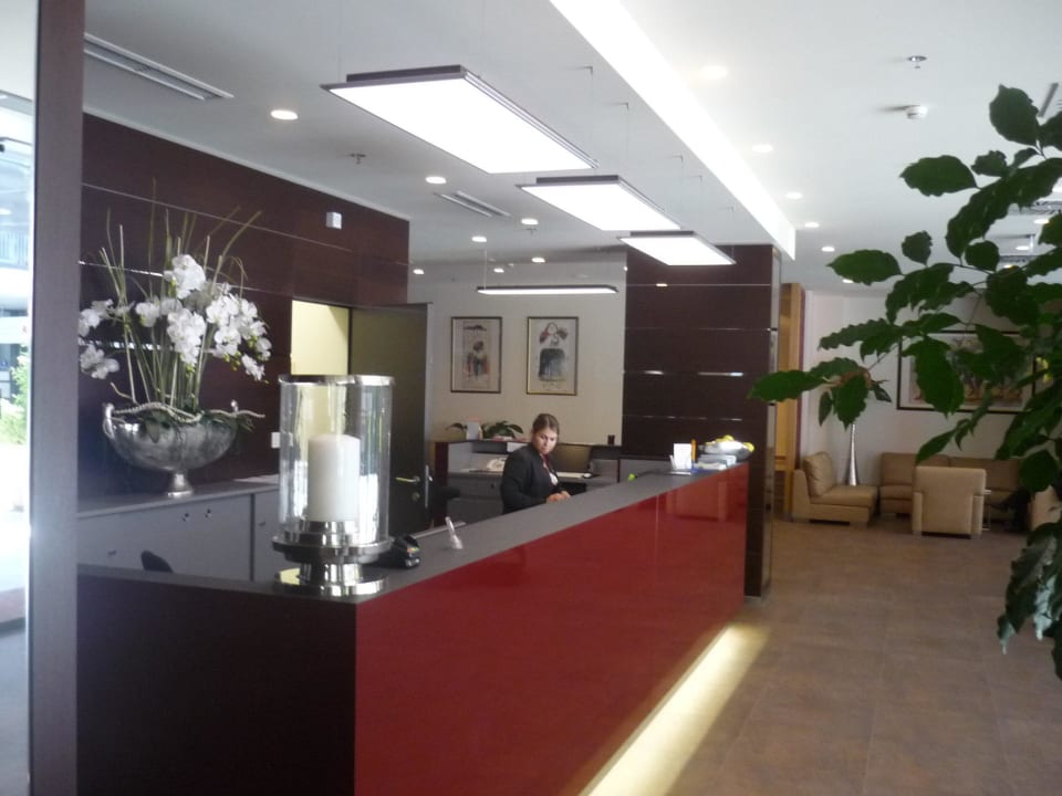 Rezeption Hotel Stadt Kufstein
