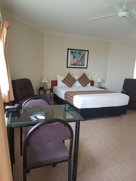 Zimmer BKs Pioneer Motel