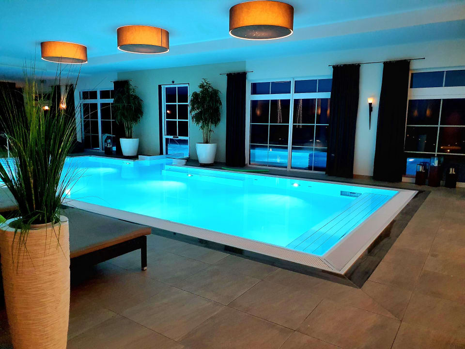 Pool Panoramahotel Oberjoch